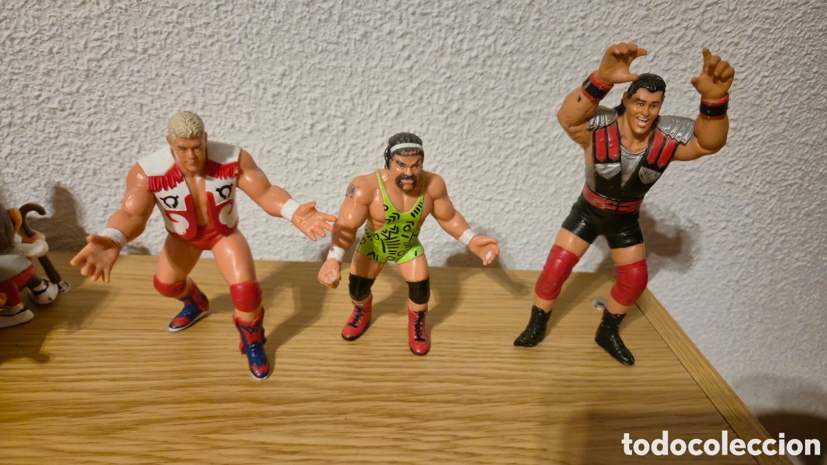 Figuras y mu&ntilde;ecos Pressing Catch: Lote de 3 figuras de luchadores wcw wwf wwe Galoob Cody Rhodes, Gigante Gonz&aacute;lez y Steiner. Original