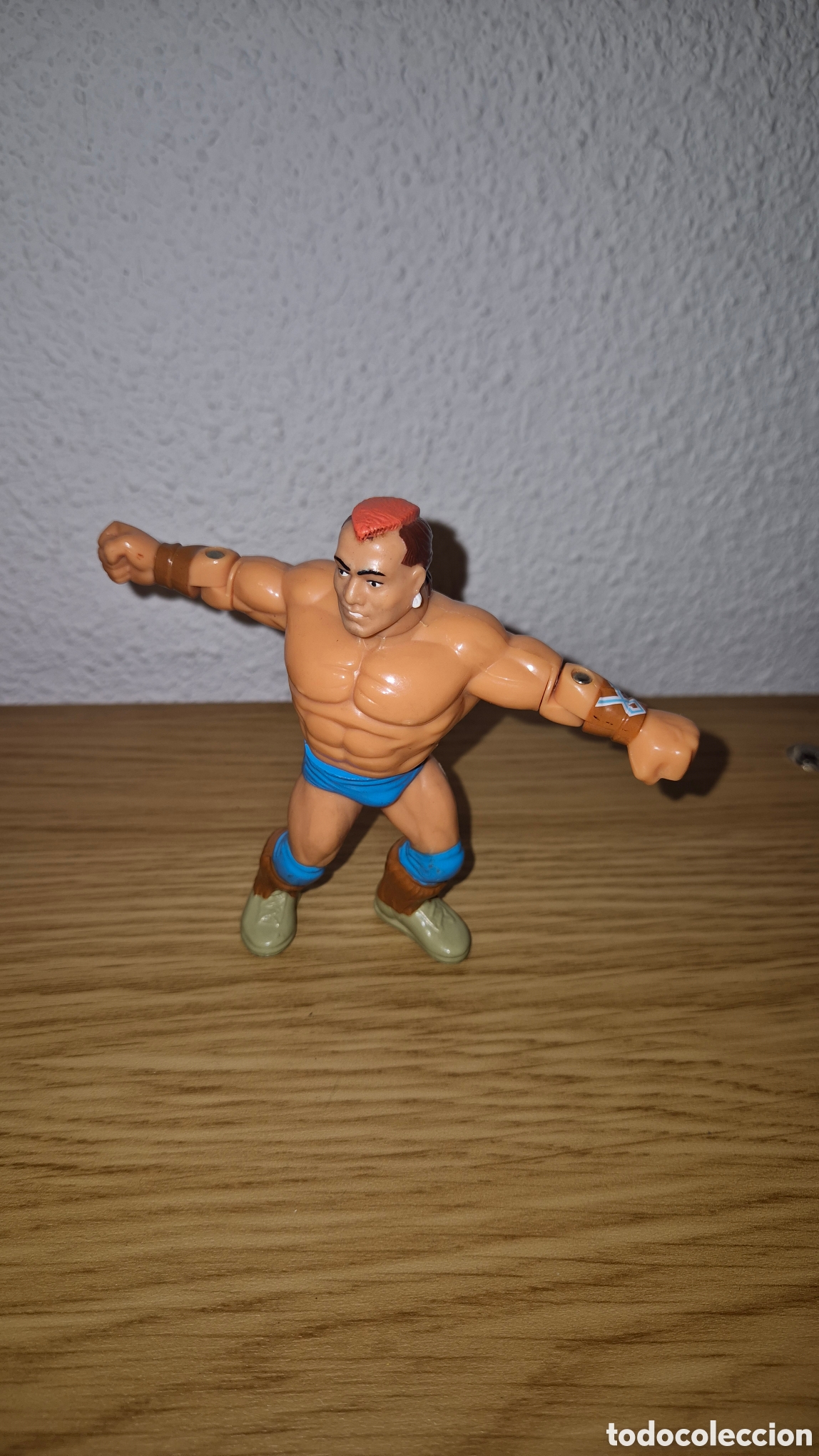 Figuras y mu&ntilde;ecos Pressing Catch: Figura de catch Tatanka Hasbro. A&ntilde;os 90. Wrestler wrestling wwe wwf