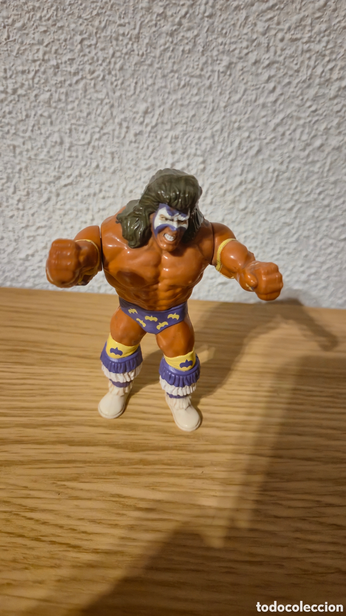 Figuras y mu&ntilde;ecos Pressing Catch: Figura de catch Ultimate Warrior violeta Hasbro. A&ntilde;os 90. Wrestler wrestling wwe wwf