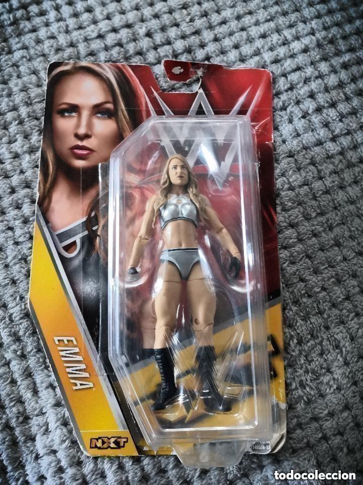 Figures and Dolls Pressing Catch: FIGURA PRESSING CATCH DE EMMA