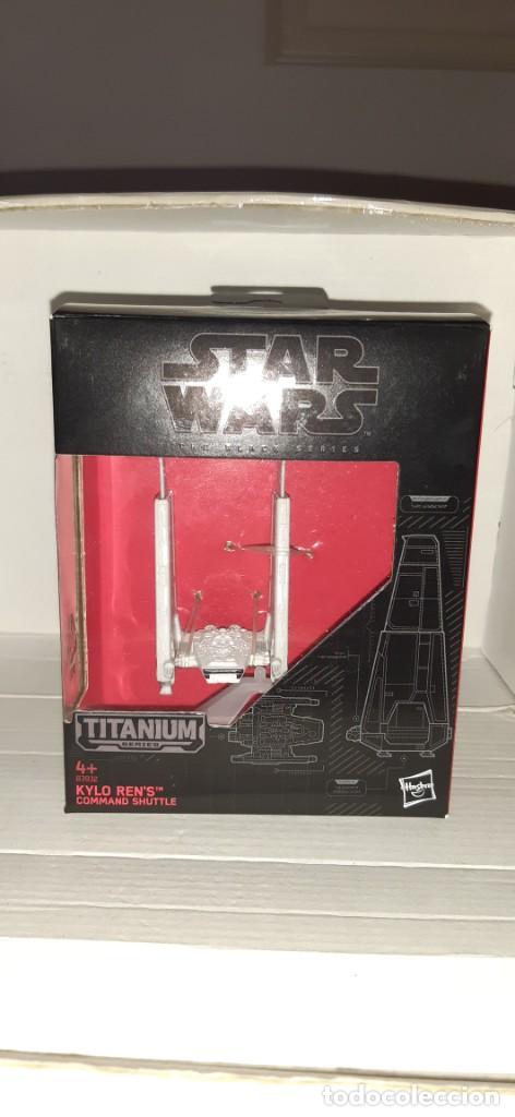 Figuras y mu&ntilde;ecos Star Wars: TITANIUM SERIES. KYLO RENS COMMAND SHUTTLER. - Foto 1