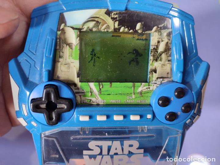 Figuras y mu&ntilde;ecos Star Wars: Video consola Star Wars funcionando - Foto 2