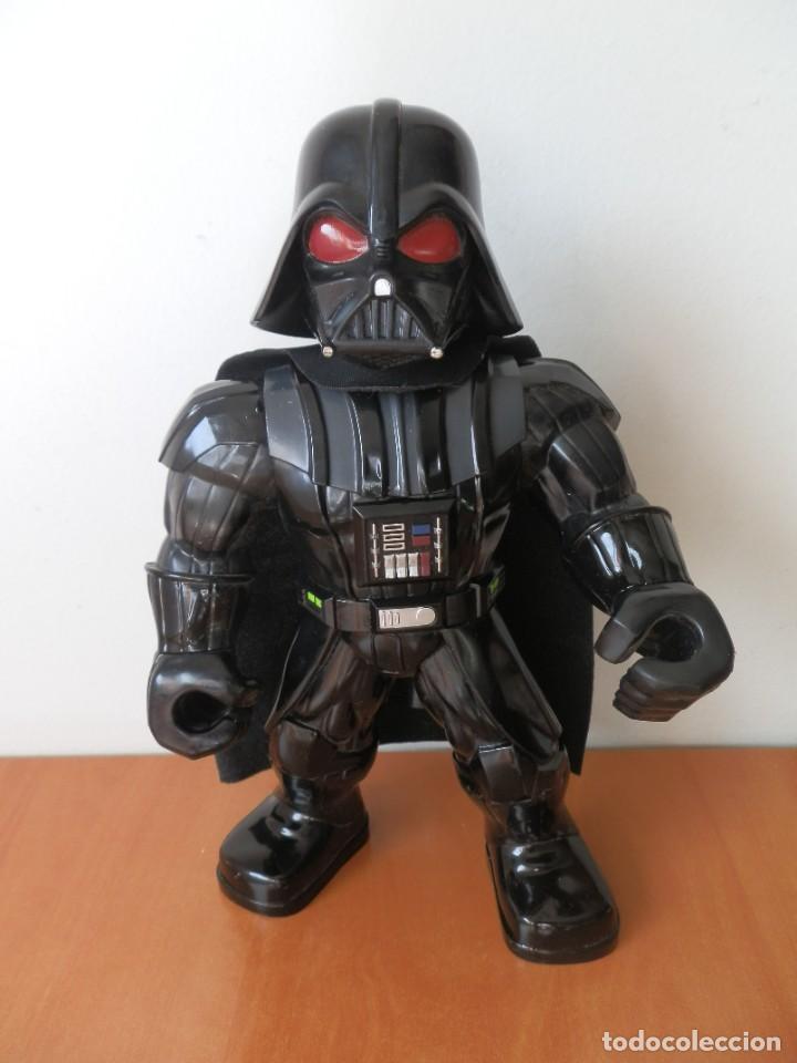 Figuras y mu&ntilde;ecos Star Wars: FIGURA STAR WARS DARTH VADER DE HASBRO. MIDE 26 CM. NEGRO.