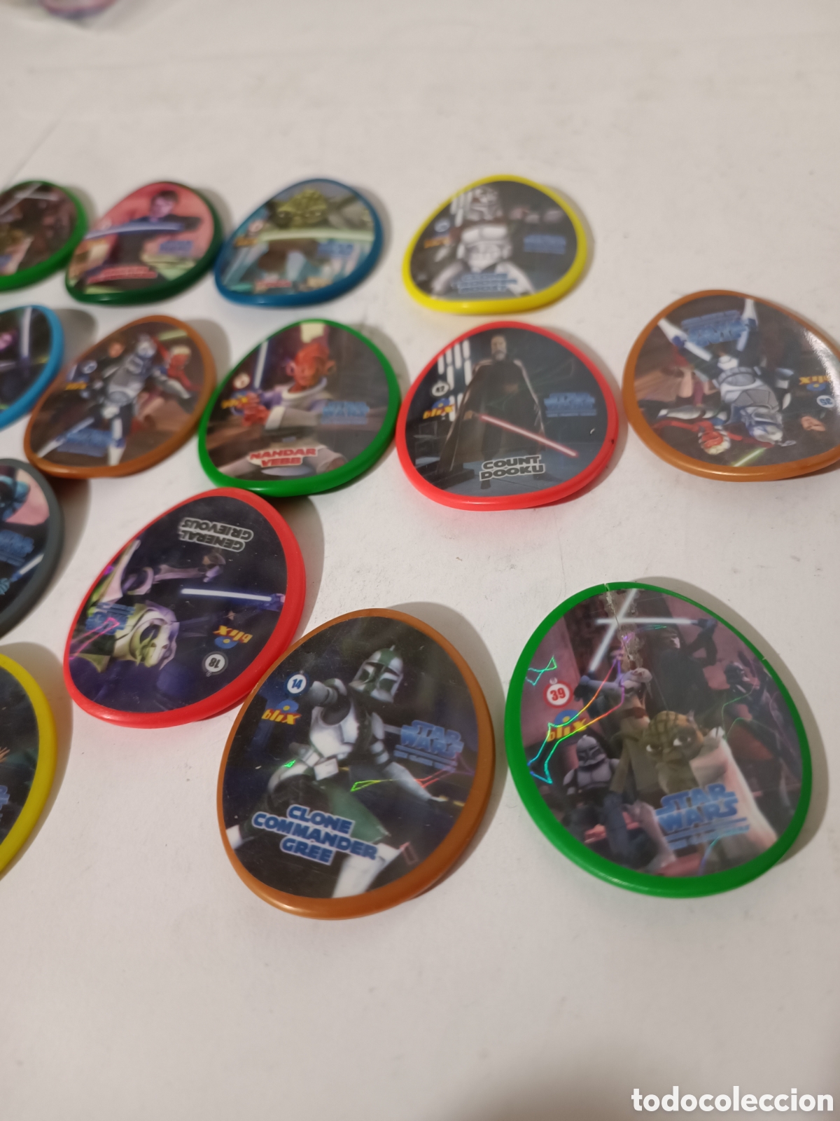 Figuras y mu&ntilde;ecos Star Wars: Tazos star wars - Foto 2