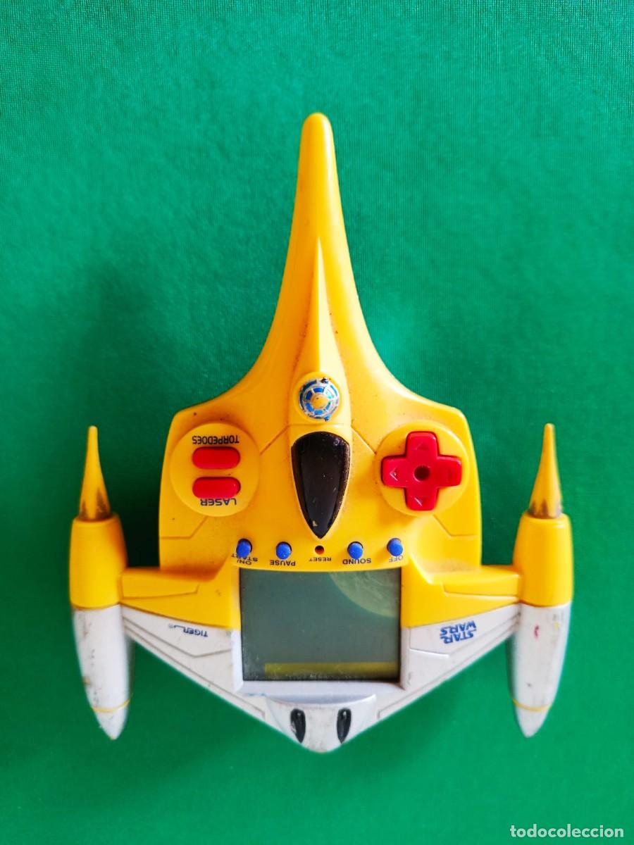 Figuras y mu&ntilde;ecos Star Wars: Tiger Eletronics Star Wars Naboo Fighter Lcd Game not Working - Foto 1