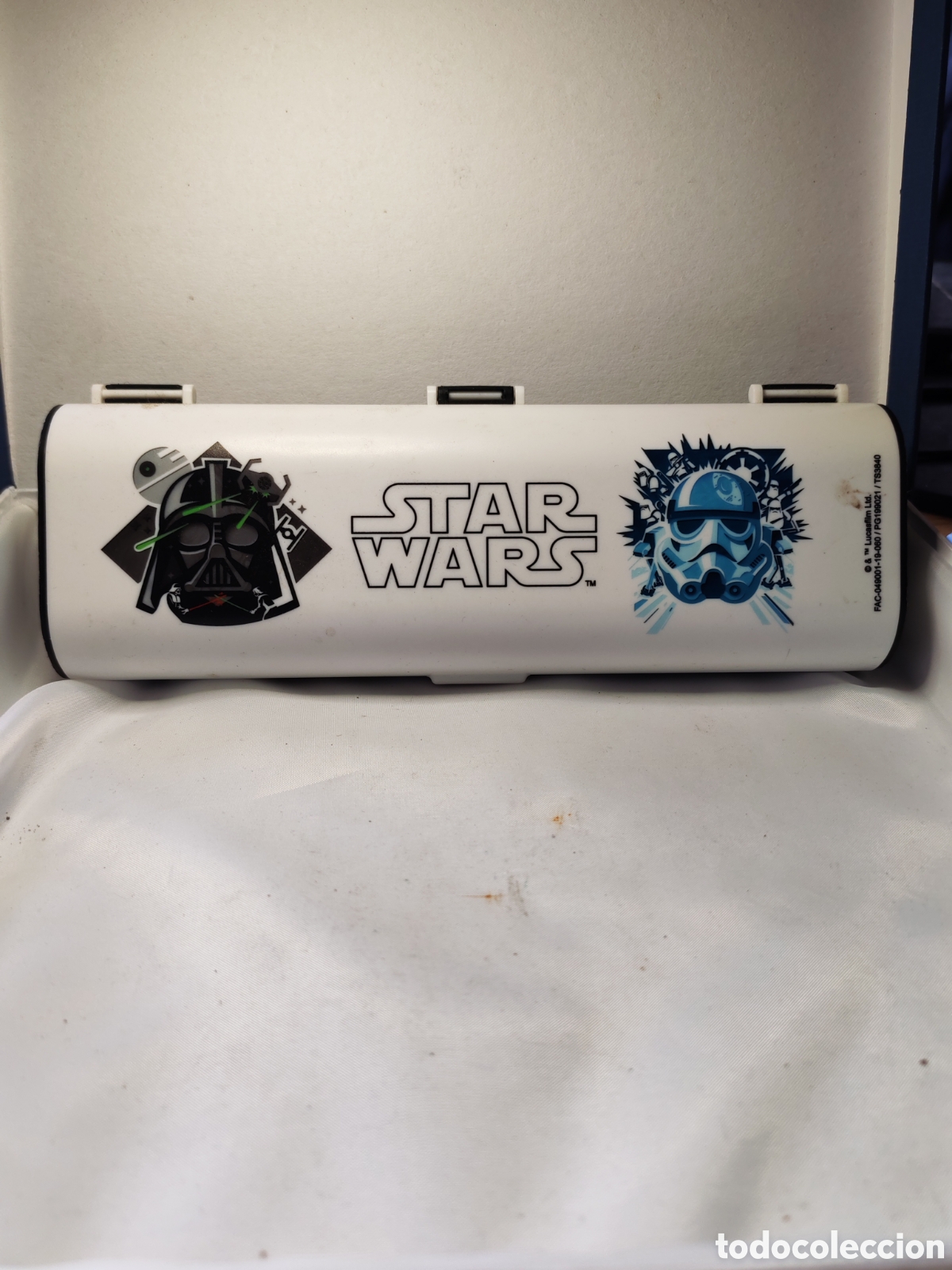 Figuras y Mu&ntilde;ecos Star Wars: STAR WARS. Estuche de viaje para cepillo de dientes Oral-B .