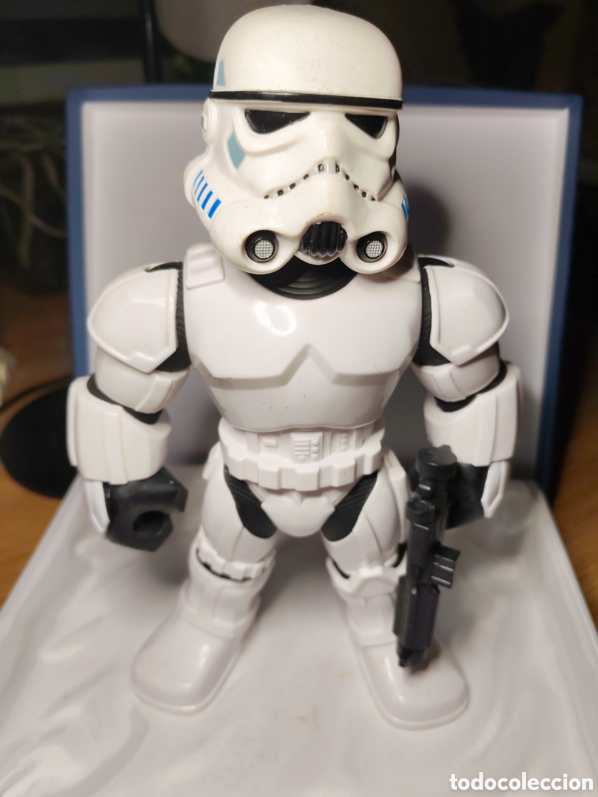 Figuras y Mu&ntilde;ecos Star Wars: STAR WARS. Galactic Heros Mega Mighties Stromtrooper. Hasbro. 25 cm.