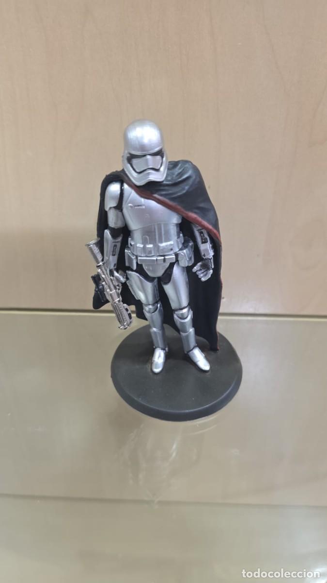 Figuras y Mu&ntilde;ecos Star Wars: Figura Star Wars The Force Capit&aacute;n Phasma