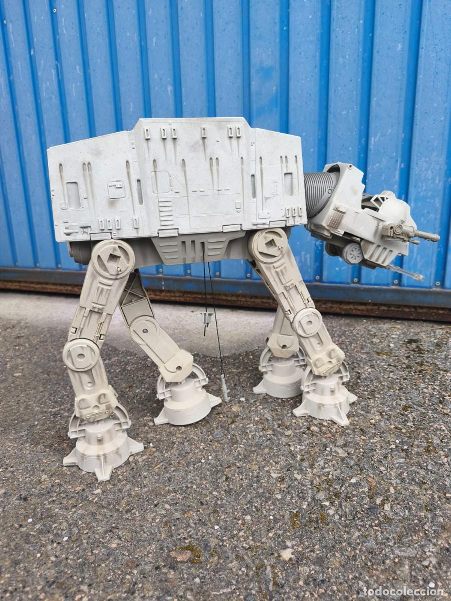Figuras y Mu&ntilde;ecos Star Wars: Star Wars. Veh&iacute;culo andador AT-AT Imperial. Star Wars: The Power of the Force (POTF2). Kenner 1997,