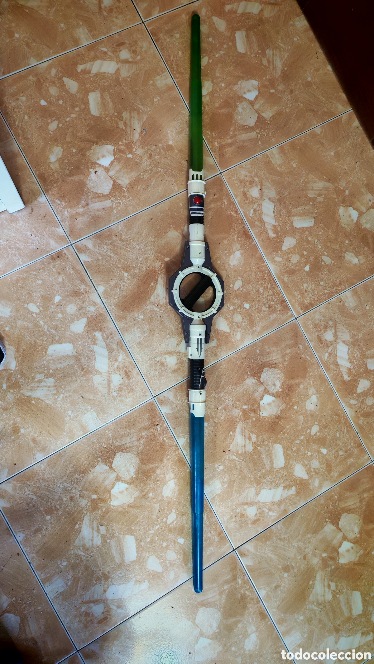 Figuras y Mu&ntilde;ecos Star Wars: STAR WARS. Sable doble laser giratorio General Grievous. Hasbro 2009.