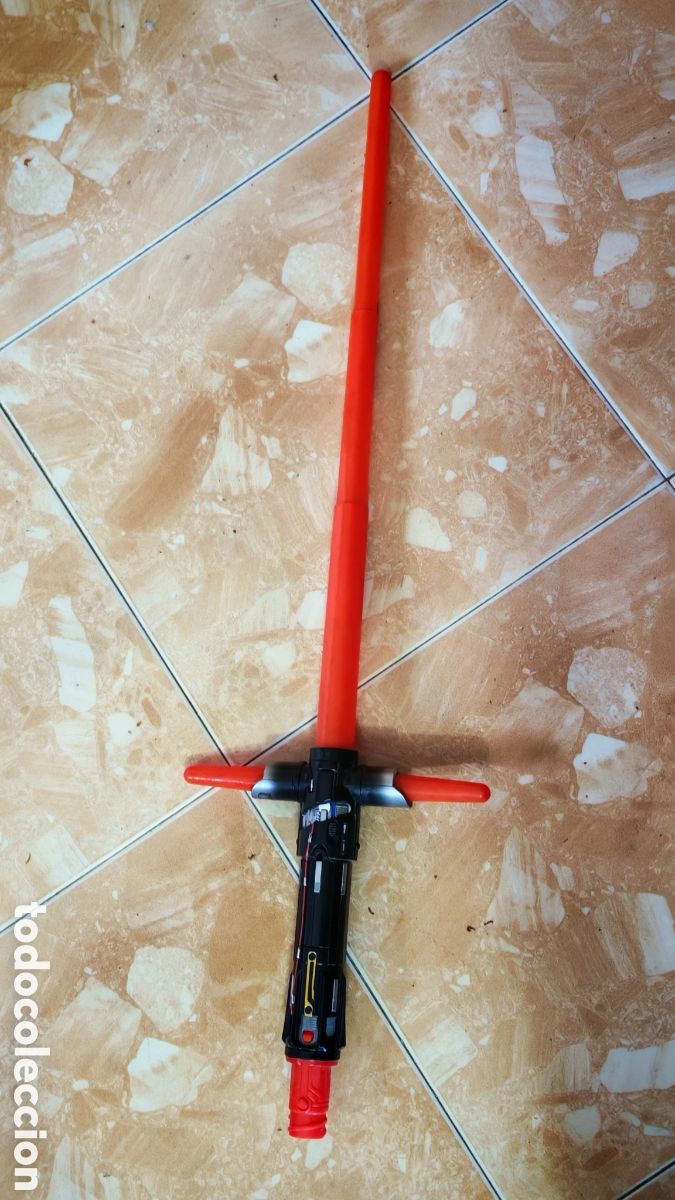 Figuras y Mu&ntilde;ecos Star Wars: STAR WARS. Sable de luz extensible Kylo Ren. Hasbro. 2015 . Lucasfilm