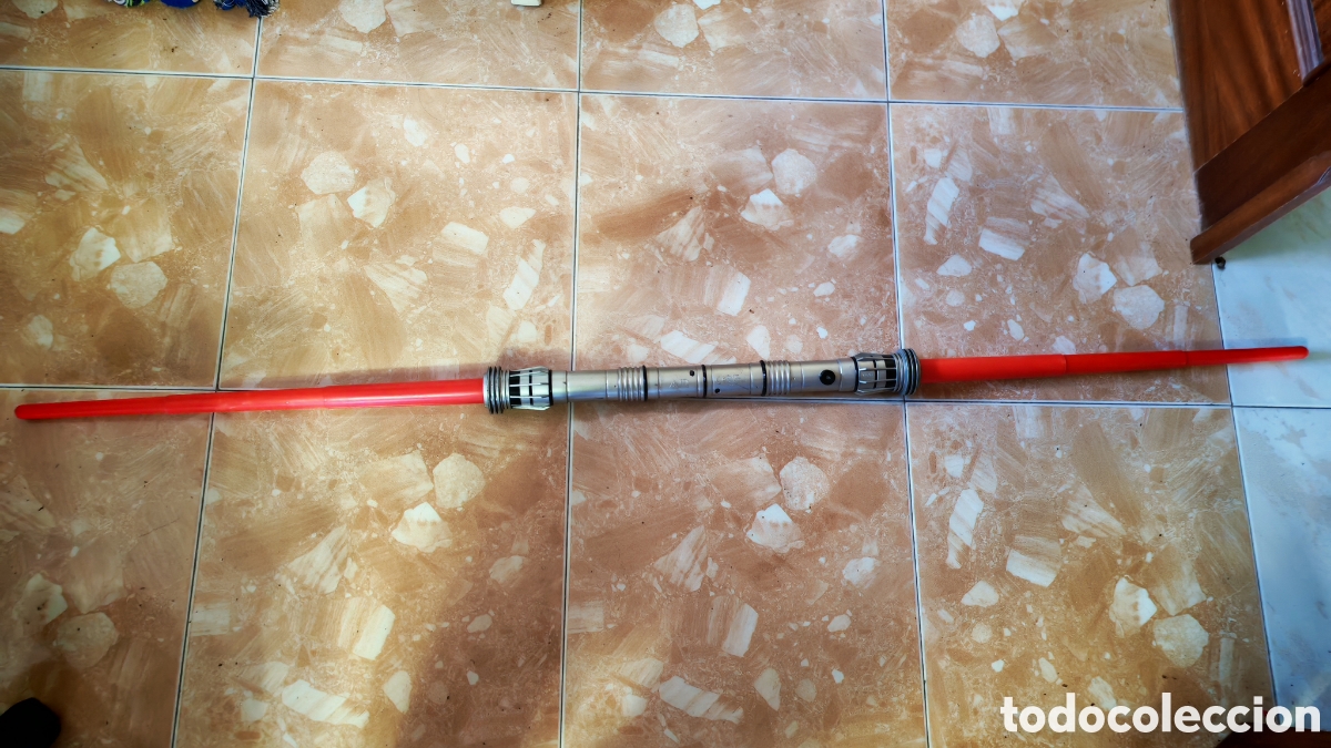 Figuras y Mu&ntilde;ecos Star Wars: STAR WARS. Sable de luz doble de Darth Maul. HASBRO. 2011.