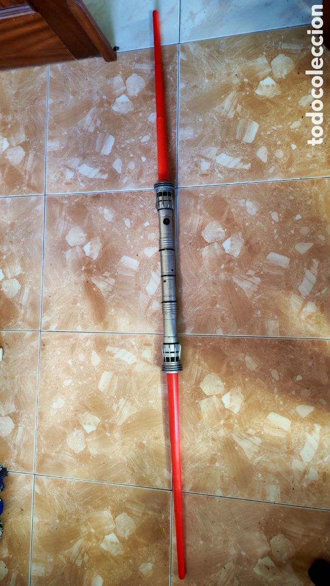Figuras y Mu&ntilde;ecos Star Wars: STAR WARS. Sable de luz doble de Darth Maul. HASBRO. 2011.