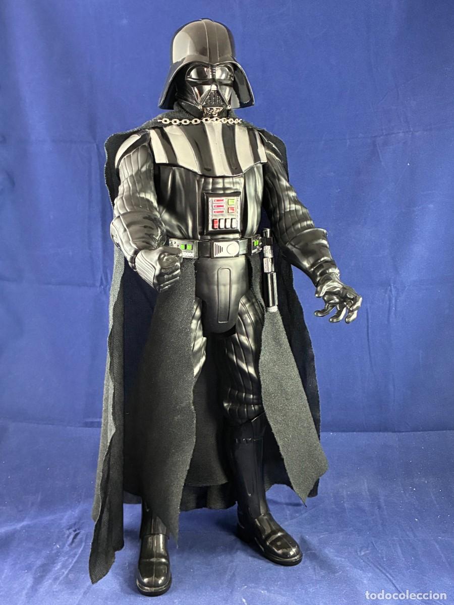 Figuras y Mu&ntilde;ecos Star Wars: Darth Vader Star Wars 2014 Jakks Pacific Muy buen estado. 50 cm alto. Capa textil.