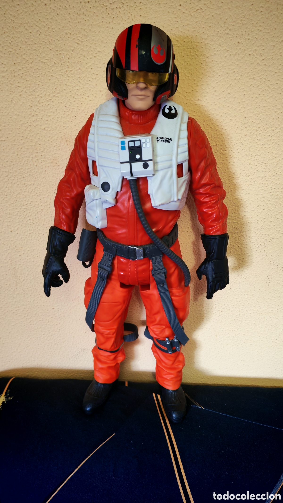 Figuras y Mu&ntilde;ecos Star Wars: STAR WAR. Figura de accion de Poe Dameron. 45 cm. Articulada. 2015