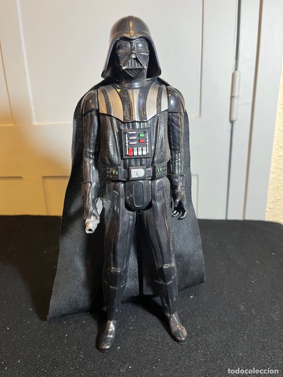 Figuras y Mu&ntilde;ecos Star Wars: Figura Star Wars Darth Vader Hasbro A0869 C-3632A 30cm capa tela Titan Hero 2013