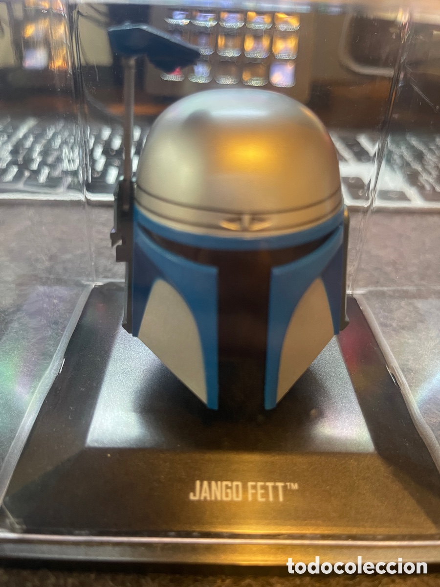 Figuras y Mu&ntilde;ecos Star Wars: Casco Jango Fett Star Wars DeAgostini con vitrina