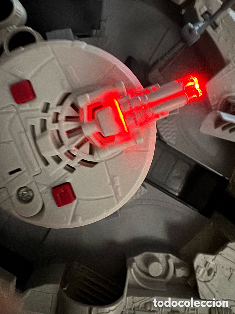 Figuras y mu&ntilde;ecos Star Wars: STAR WARS MILLENIUM FALCON LUZ SONIDO