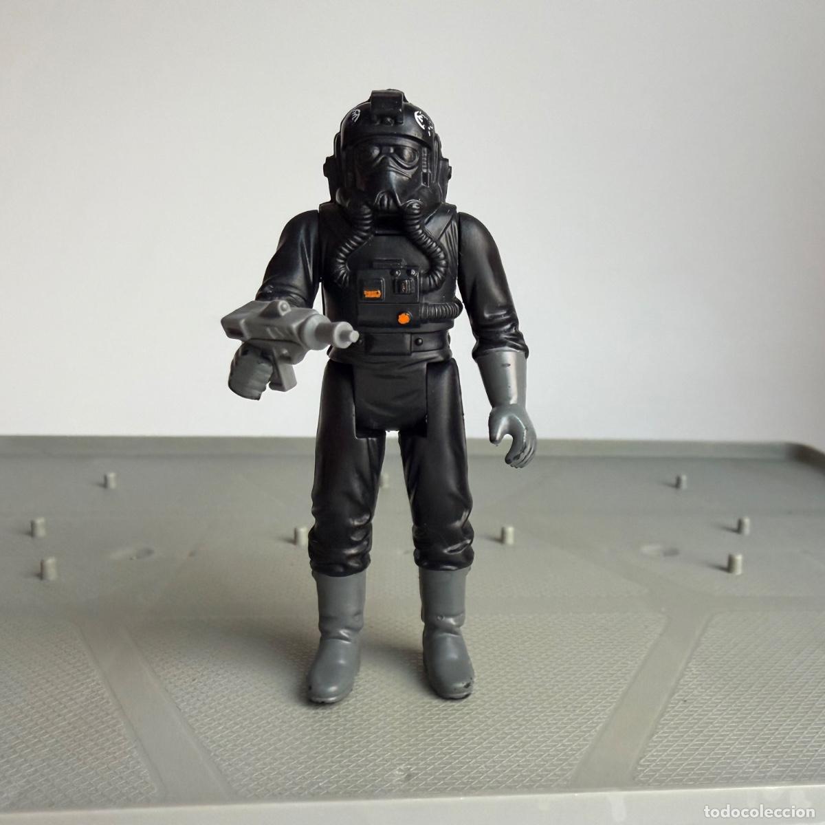 Figuras y Mu&ntilde;ecos Star Wars: Figura mu&ntilde;eco Imperial TIE Fighter Pilot con blaster Star wars Unitoy Kenner 1982 Hong Kong arma