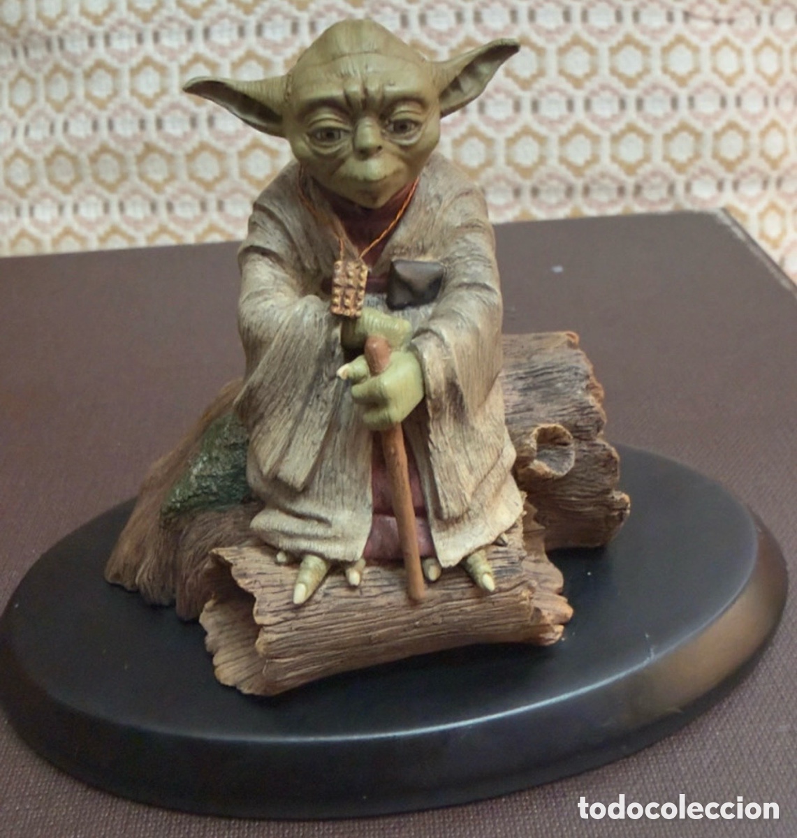 Figuras y Mu&ntilde;ecos Star Wars: Estatua de Yoda en Dagobah a escala 1:10