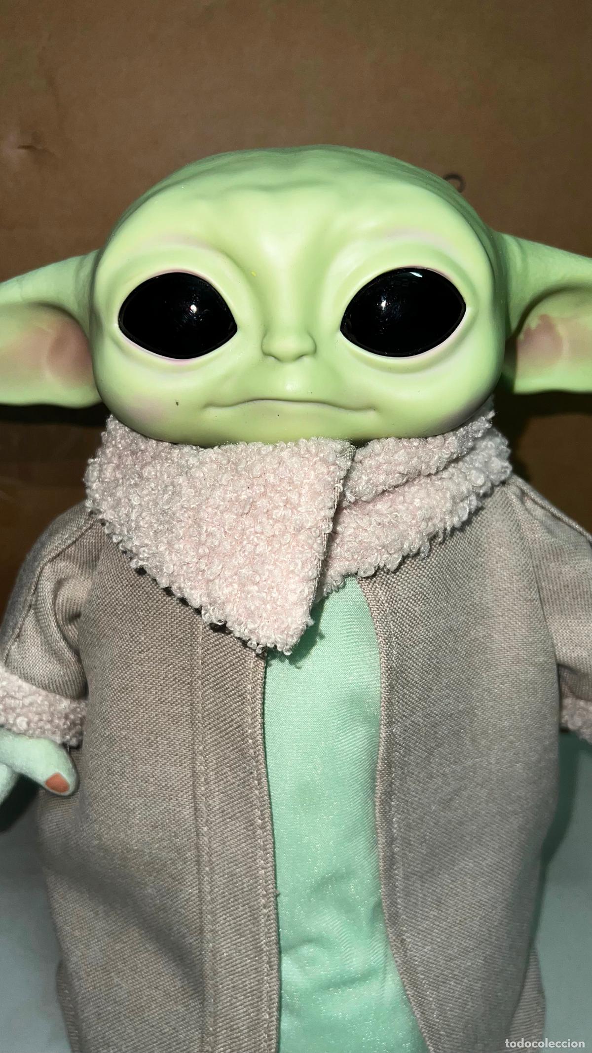 Figuras y mu&ntilde;ecos Star Wars: STAR WARS - FIGURA YODA STAR WARS, FUNCIONA HABLA Y SE MUEVE NO SE MUY BIEN COMO CONTROLARLO!