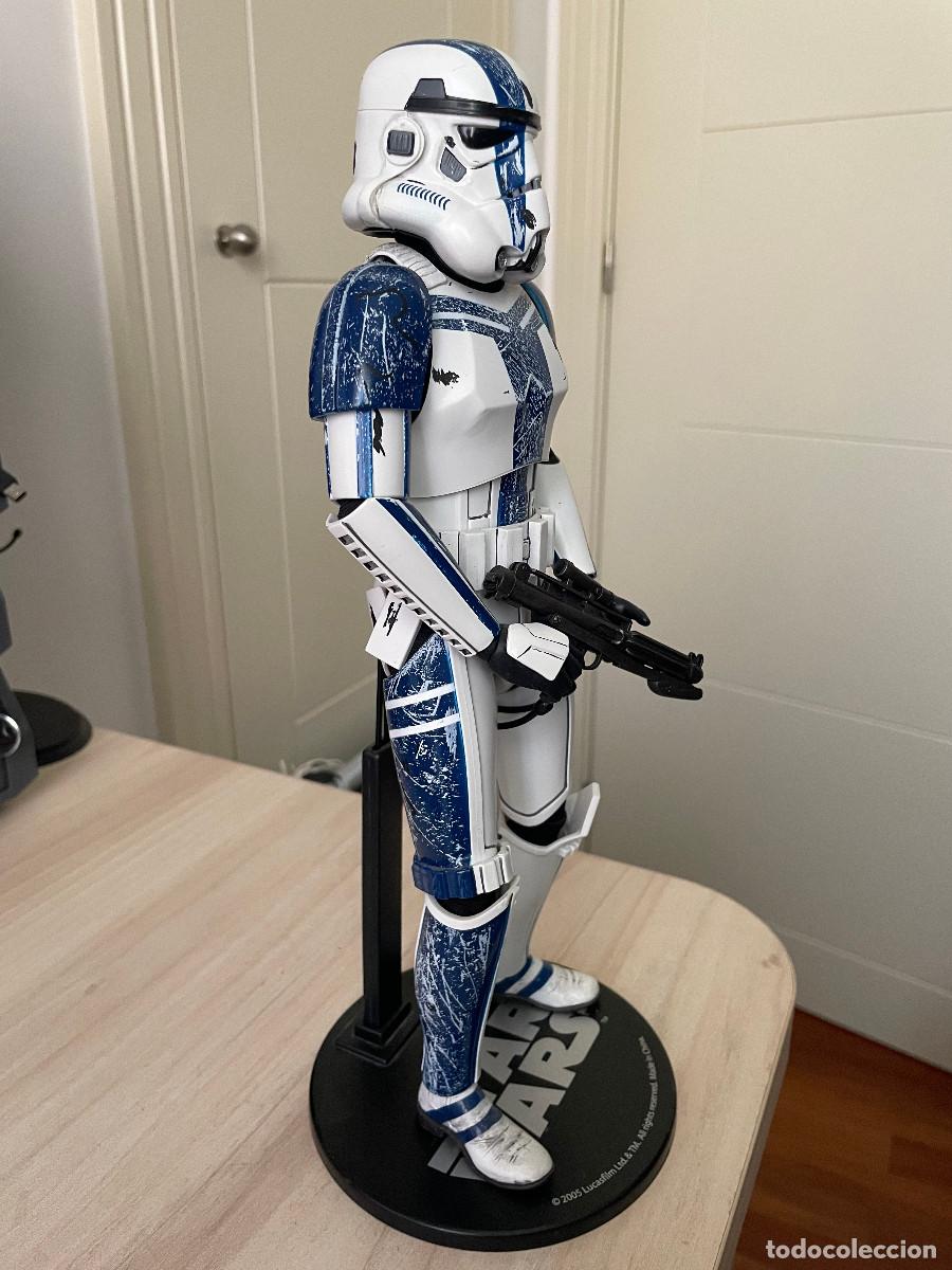 Figuras y mu&ntilde;ecos Star Wars: Star Wars. Sideshow. STORMTROOPER COMMANDER. En caja y completo. - Foto 3