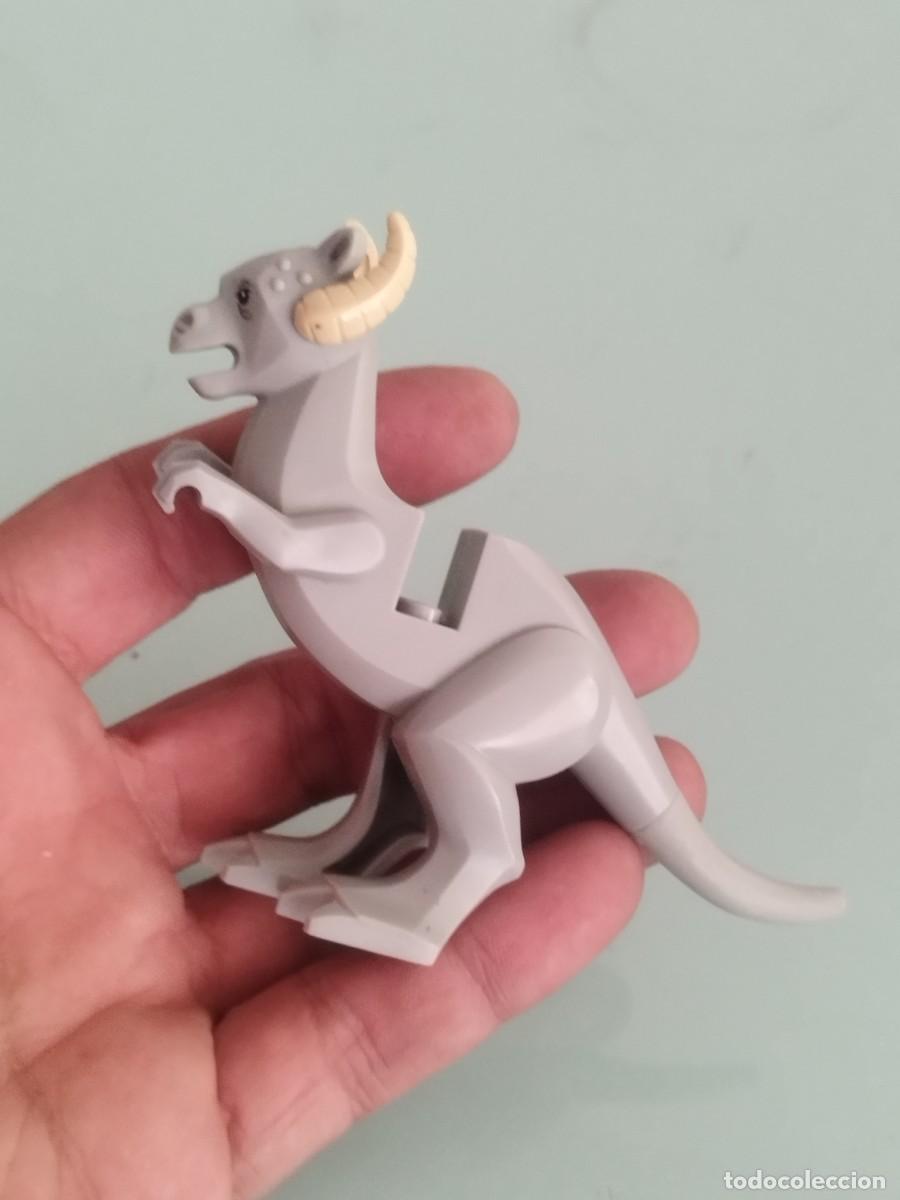 Figuras y mu&ntilde;ecos Star Wars: Figura de un Tauntaun de LEGO Star Wars, la criatura nativa del planeta helado Hoth.