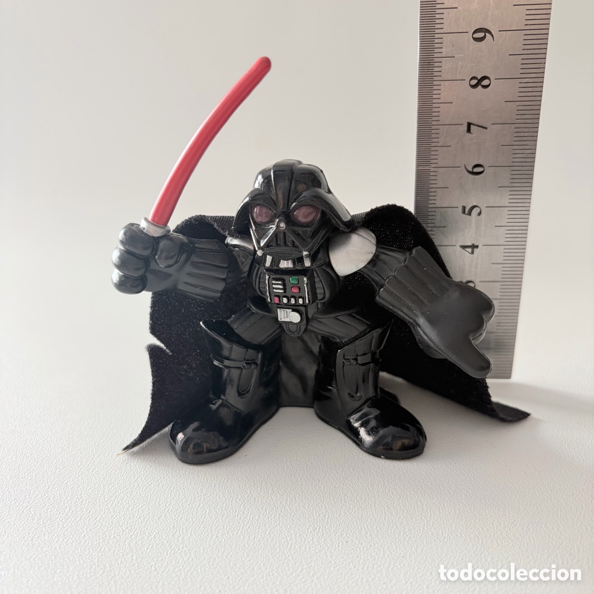 Figuras y mu&ntilde;ecos Star Wars: figura mu&ntilde;eco darth vader star wars galactic heroes hasbro 2001 sable capa