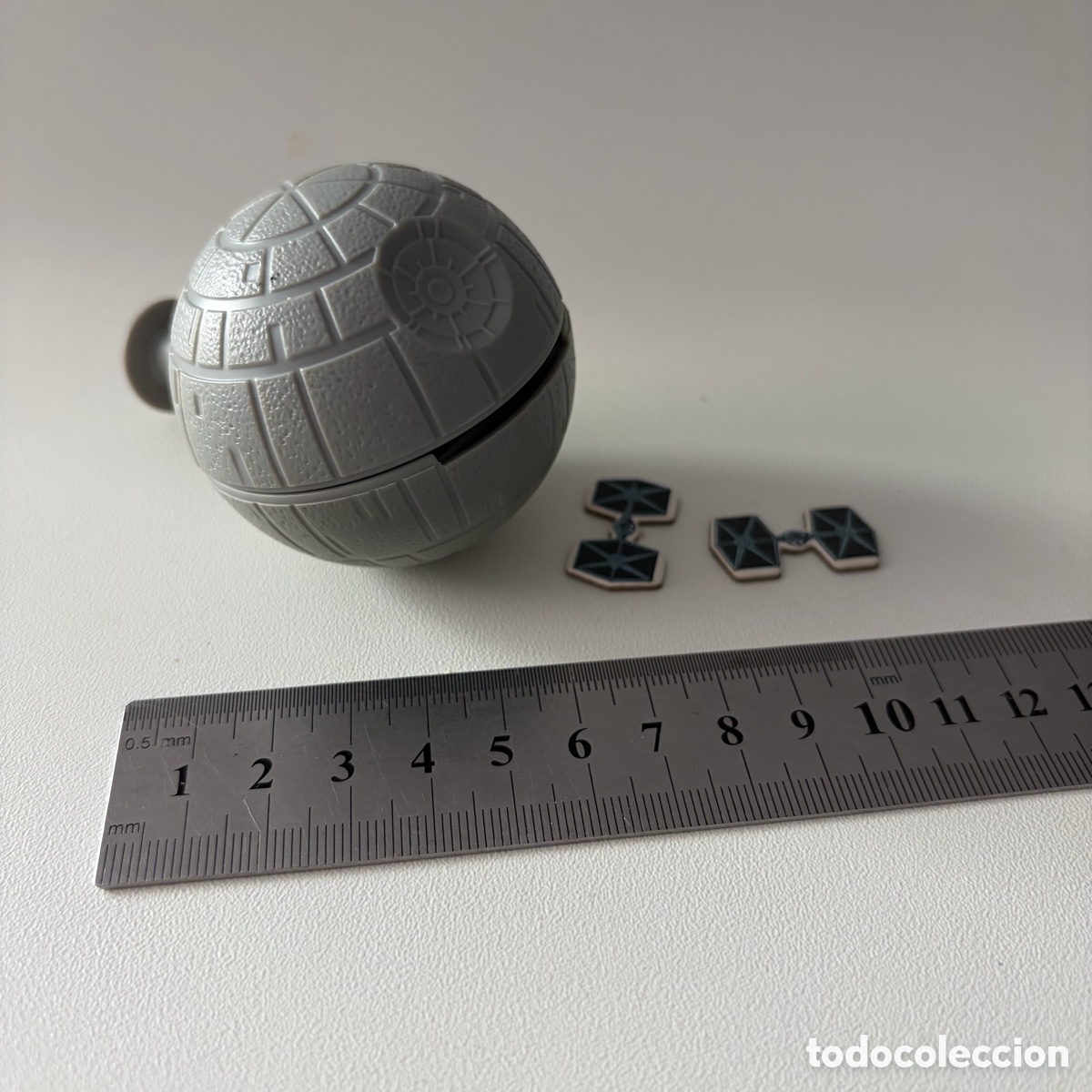 Figuras y mu&ntilde;ecos Star Wars: estrella de la muerte star wars kfc 1997 death star con 2 tie fighters
