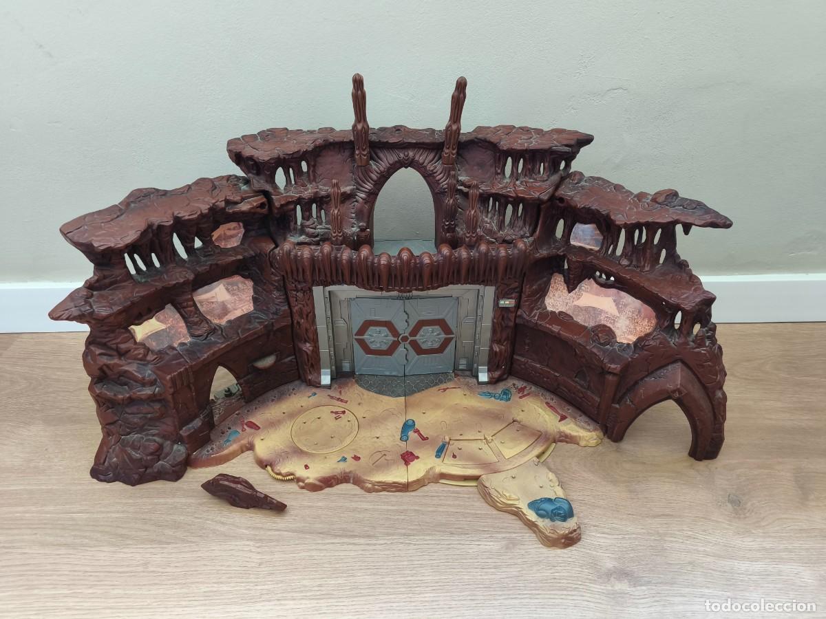 Figuras y mu&ntilde;ecos Star Wars: Playset Star Wars para figuras 3,75&rdquo; Geonosis Battle Arena, incompleto, Hasbro 2002, con se&ntilde;ales de