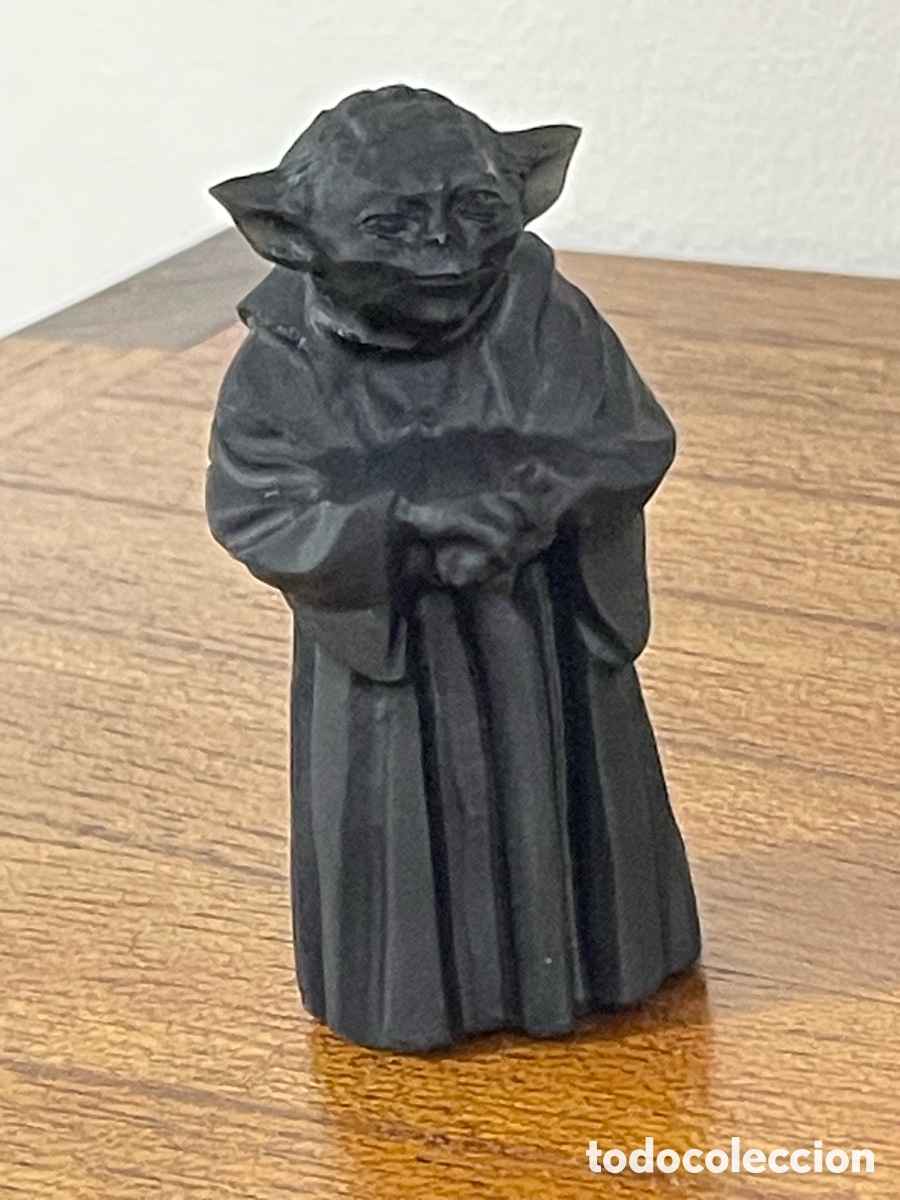 Figuras y mu&ntilde;ecos Star Wars: Star Wars figura de Yoda tallada en mineral de obsidiana, altura 7,5 cm, base 3,2 cm,la de las fotos