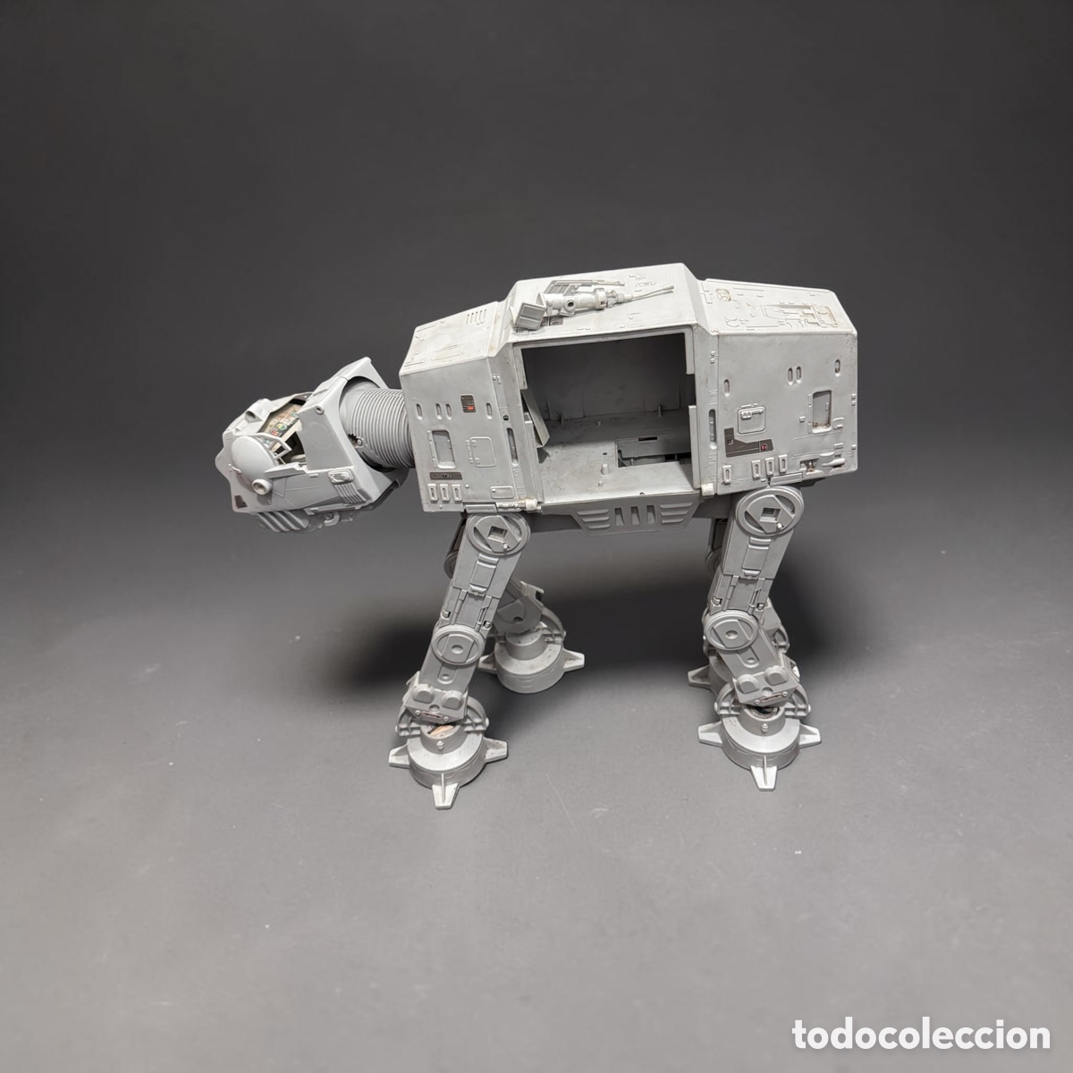 Figuras y mu&ntilde;ecos Star Wars: Lote Star Wars: veh&iacute;culo AT-AT y 5 figuras articuladas
