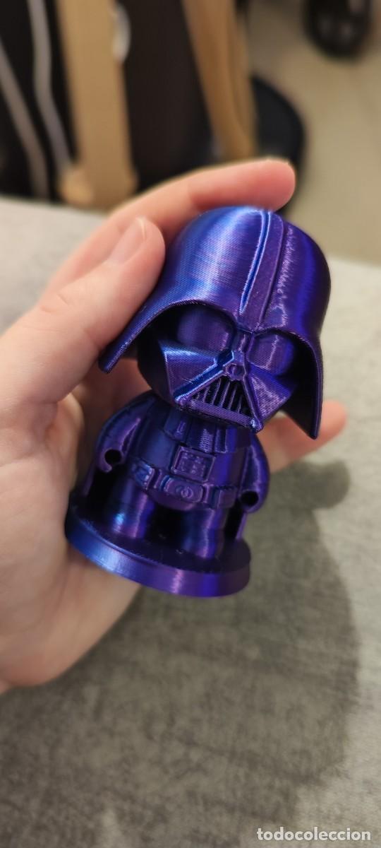 Figuras y mu&ntilde;ecos Star Wars: Figura Darth Vader 3D cambia de color d&aacute;ndole la vuelta