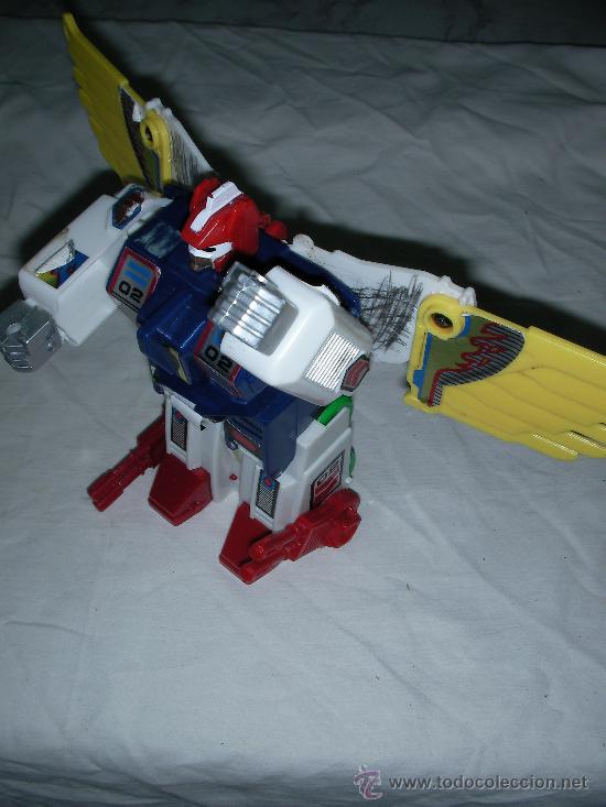 Figuras y mu&ntilde;ecos Transformers: ANTIGUA FIGURA TRANSFORMERS CON ALAS - Foto 1