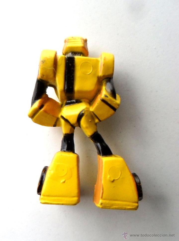 Figuras y mu&ntilde;ecos Transformers: TRANSFORMERS BUMBLEBEE KINDER HASBRO 2009 - Foto 2