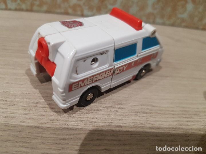 Figuras y mu&ntilde;ecos Transformers: ROBOT TRANSFORMERS TRANSFORMER AMBULANCIA HASBRO 1986 - Foto 2
