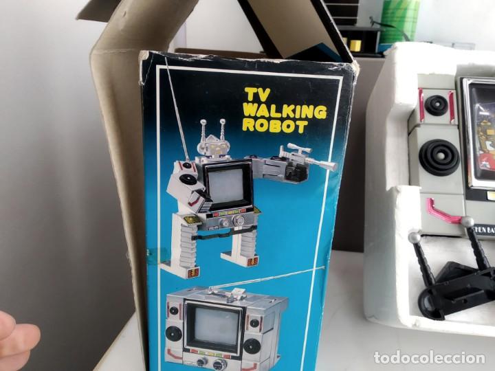 Figuras y mu&ntilde;ecos Transformers: ANTIGUO TELEVISOR TRANSFORMES  TV  WALKING ROBOT - Foto 4