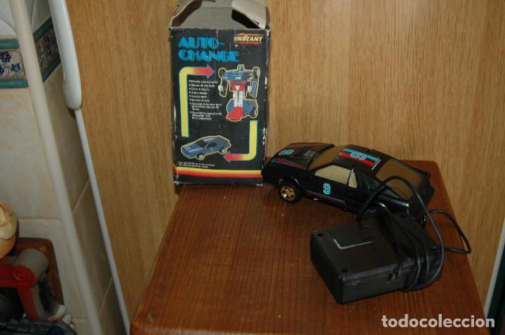 Figuras y mu&ntilde;ecos Transformers: AUTO-CHANGE / COCHE CABLEDIRIGIDO SE TRANSFORMA EN ROBOT. - Foto 2