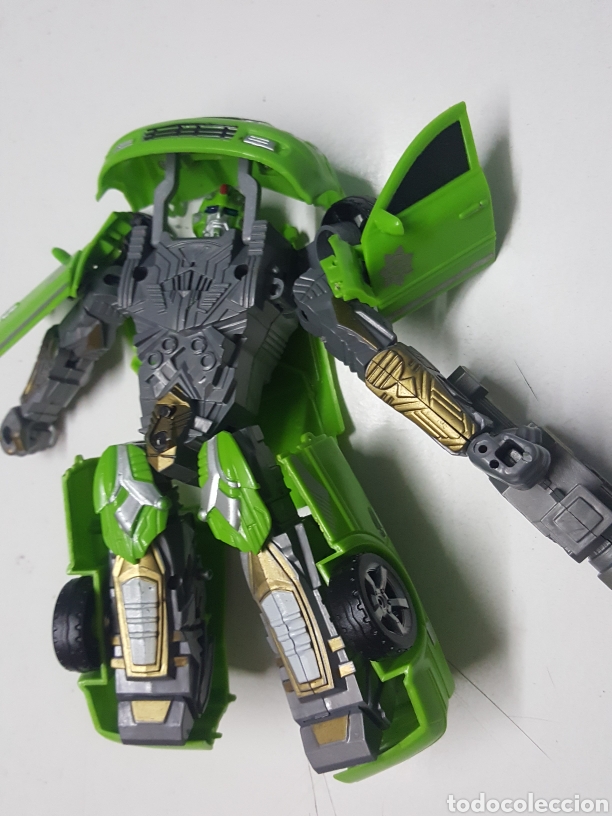 Figuras y mu&ntilde;ecos Transformers: Figura Bumblebee verde transformers convertible en coche de 17 cms largo - Foto 3