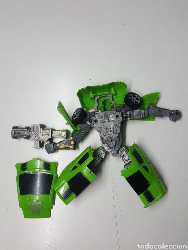 Figuras y mu&ntilde;ecos Transformers: Figura Bumblebee verde transformers convertible en coche de 17 cms largo - Foto 4