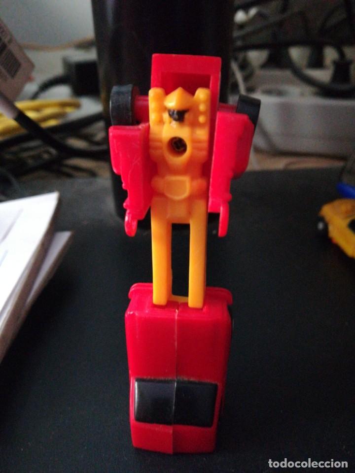 Figuras y mu&ntilde;ecos Transformers: Transformers mini micro cami&oacute;n rojo sin marca bootleg pl&aacute;stico kiosko - Foto 1