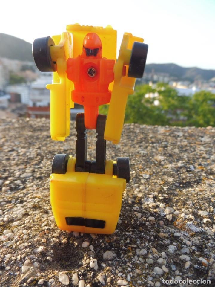 Figuras y mu&ntilde;ecos Transformers: Transformers mini micro jeep amarillo sin marca bootleg pl&aacute;stico kiosko - Foto 1