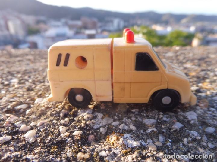 Figuras y mu&ntilde;ecos Transformers: Transformers mini micro ambulancia sin marca bootleg pl&aacute;stico kiosko - Foto 5