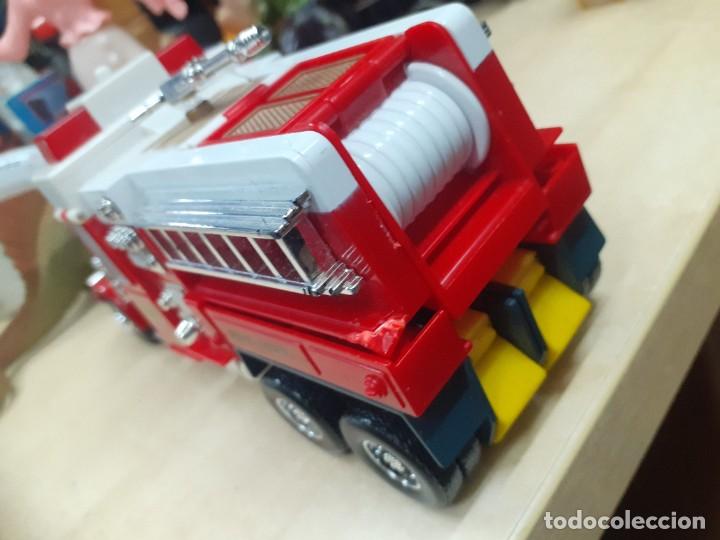 Figuras y mu&ntilde;ecos Transformers: Transformer cami&oacute;n de bomberos KENWORTH. - Foto 4