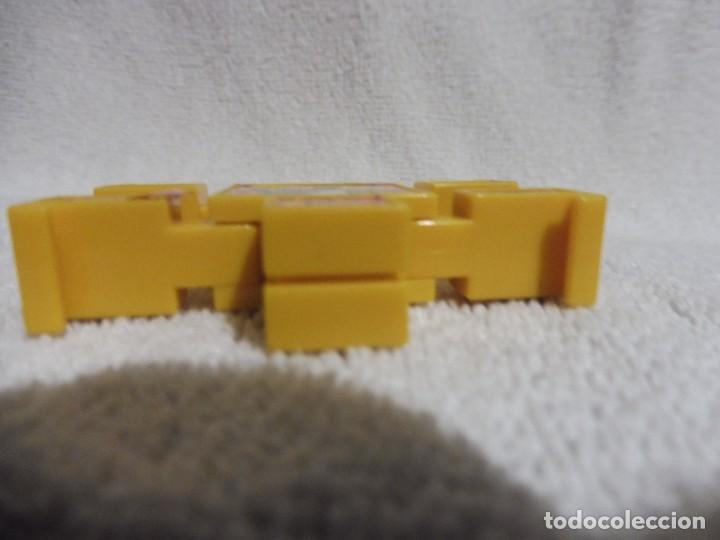 Figuras y mu&ntilde;ecos Transformers: Robot NakNak amarillo articulado, Hasbro 2002 - Foto 5