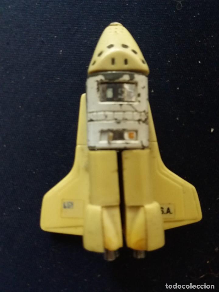 Figuras y mu&ntilde;ecos Transformers: Antiguo transformer plegado mide 8 cm - Foto 1