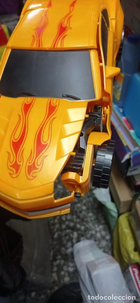 Figuras y mu&ntilde;ecos Transformers: TRANSFORMERS BUMBLEBEE EN COCHE AMARILLO - Foto 2