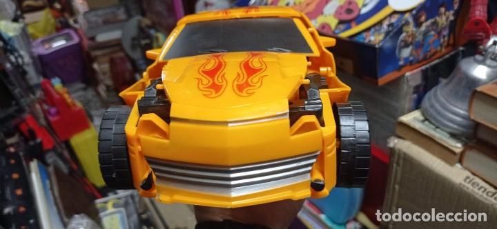 Figuras y mu&ntilde;ecos Transformers: TRANSFORMERS BUMBLEBEE EN COCHE AMARILLO - Foto 3