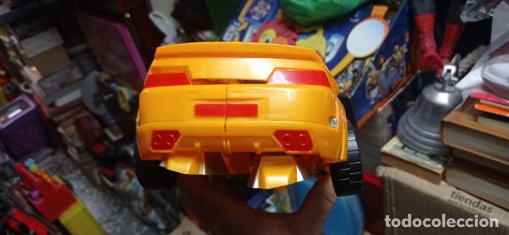 Figuras y mu&ntilde;ecos Transformers: TRANSFORMERS BUMBLEBEE EN COCHE AMARILLO - Foto 4