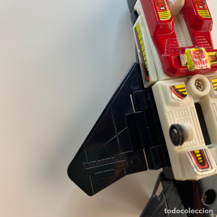 Figuras y mu&ntilde;ecos Transformers: Hasbro TRANSFORMERS Aerialbot Air Raid 1985 avion - Foto 6